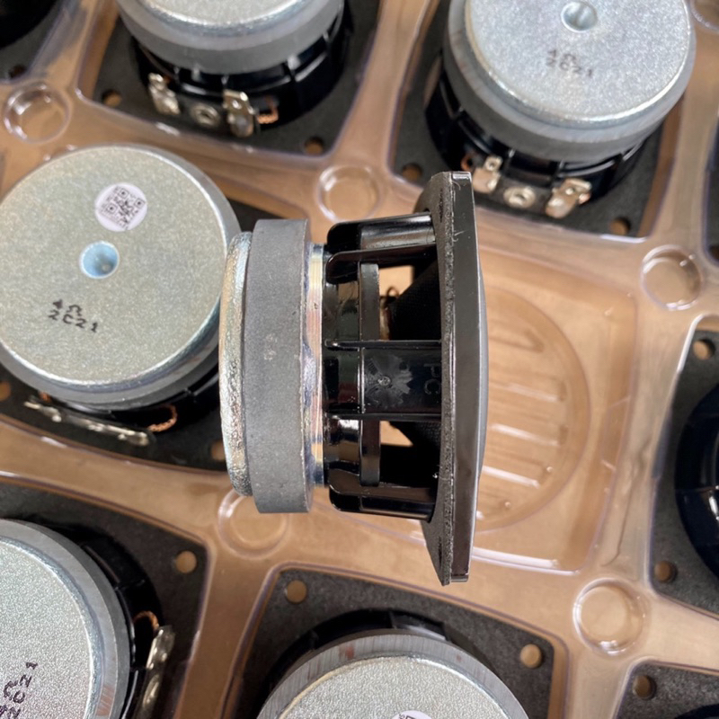 Củ loa toàn dải Gấu Nga Yandex