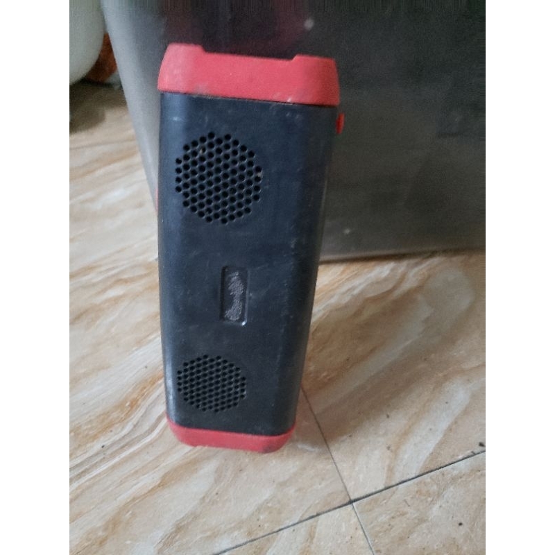 Loa Bluetooth bán cho thợ sửa chữa