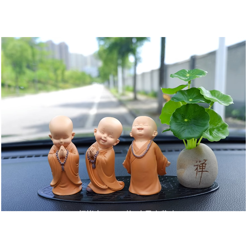 Set chú tiểu đáng yêu và bình lá sen giả trang trí ô tô,xe hơi - D&A shop.