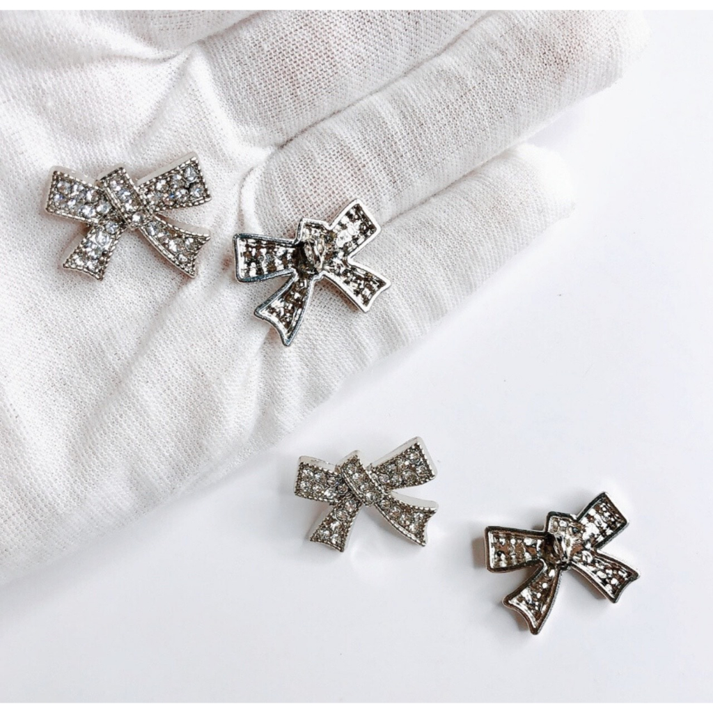 Nút áo kim loại hình nơ đính hạt thời trang mới dùng cho đầm, áo vest,... JLZ-690 14*22mm