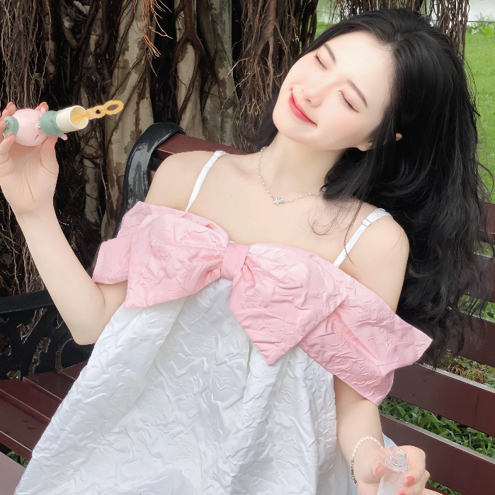 Đầm Babydoll Xòe Nơ Ngực Rớt Vai Loang Hồng