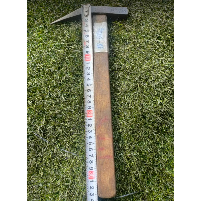 Búa đầu nhọn hàng bãi Nhật