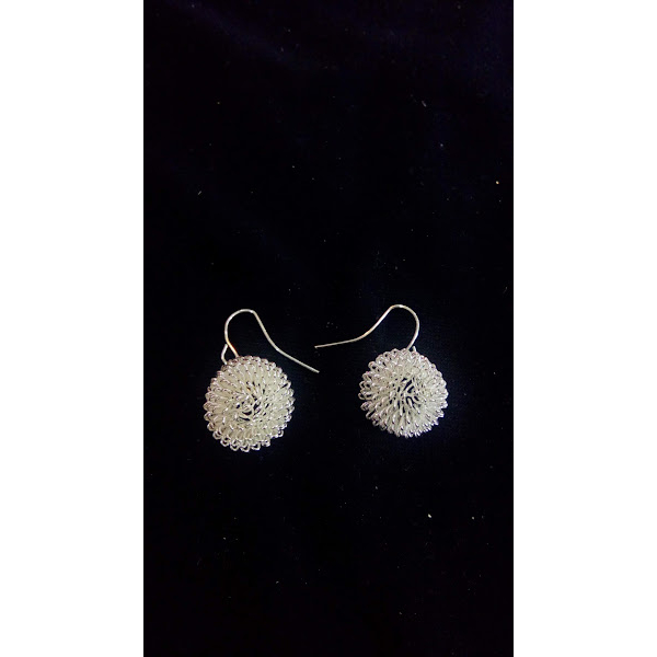 Bông tai sang trọng