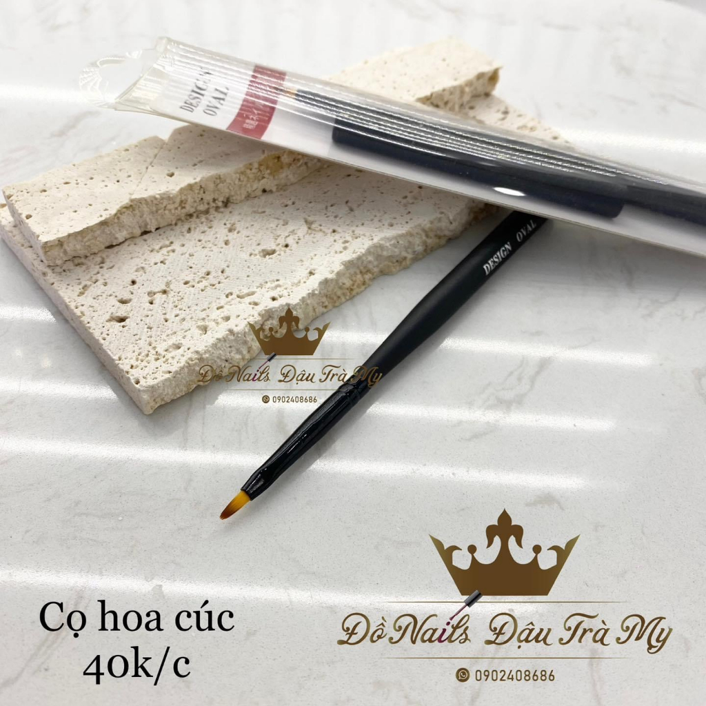 PHỤ KIỆN NAIL- Cọ hoa cúc cán đen có nắp đậy lẻ
