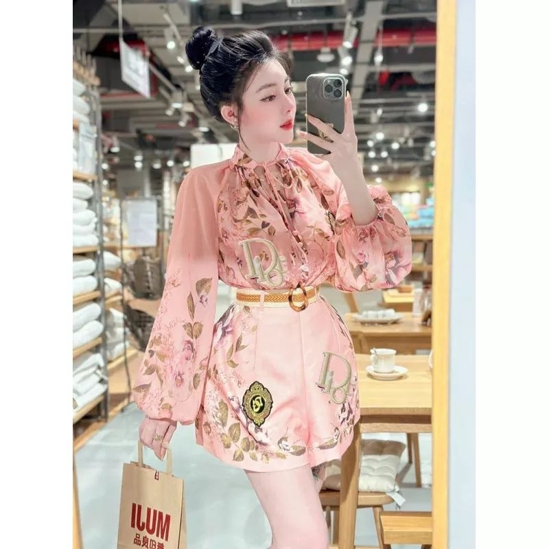 Váy xinh ngẫu nhiên