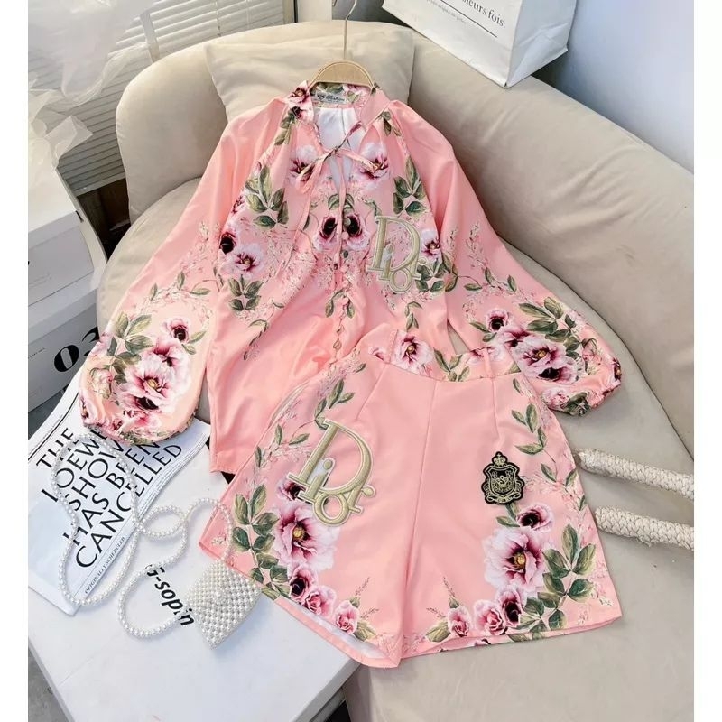 Váy xinh ngẫu nhiên