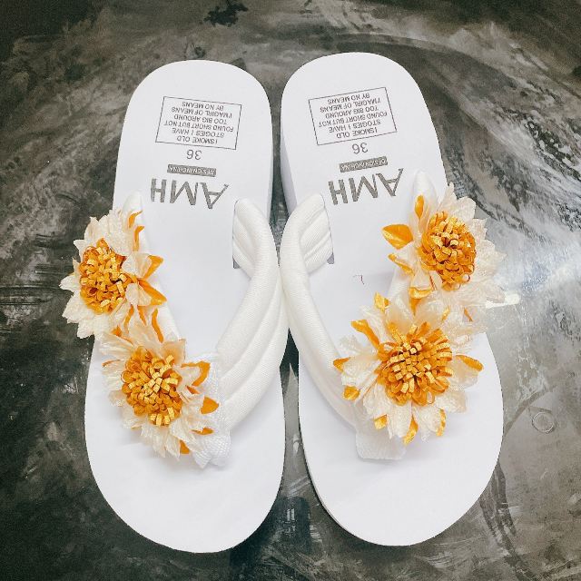(MỚI 2023) Dép Đi Biển Nữ Xỏ Ngón Đính Hoa Thời Trang Đế 6Cm Chống Trượt