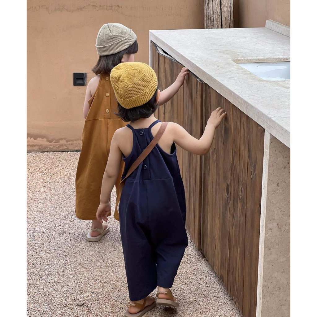JUMPSUIT COTTON LƯNG ĐÍNH CÚC CHO BÉ GÁI