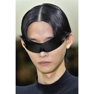 Kính y2k độc lạ