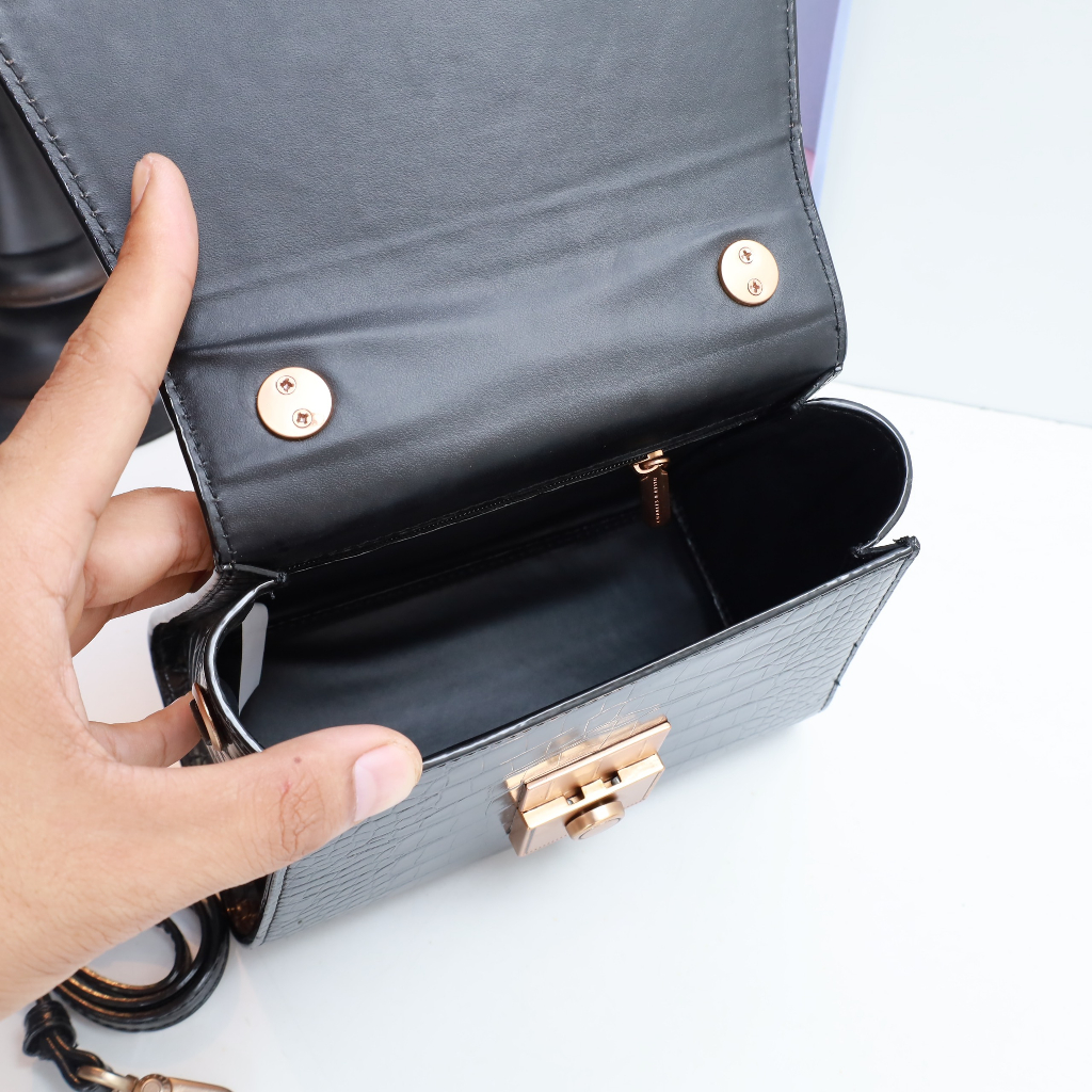 Túi xách ck da cá sấu đen CK2-50781127