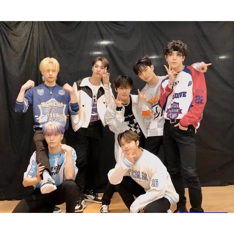 Áo thun tay dài thể thao DuckDive giống Karina aespa