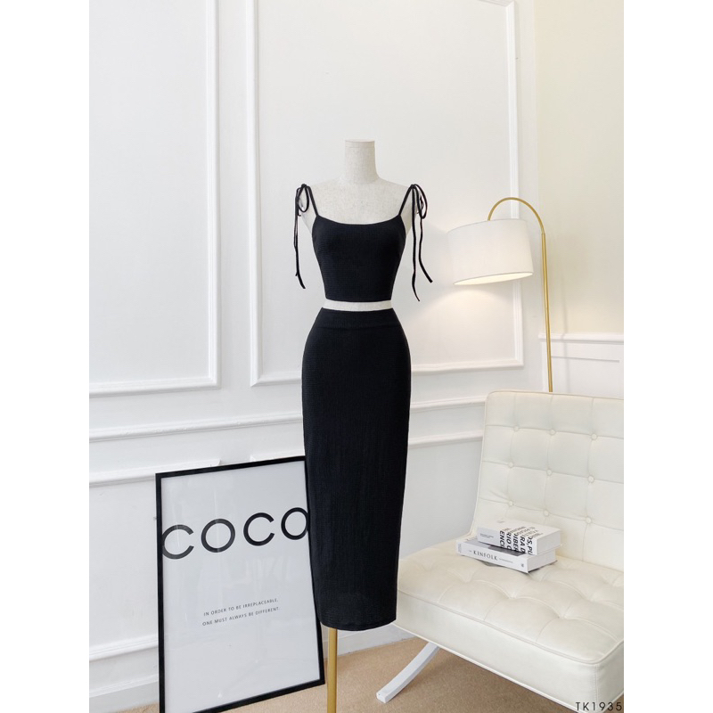 Set áo croptop +Chân váy xẻ tà