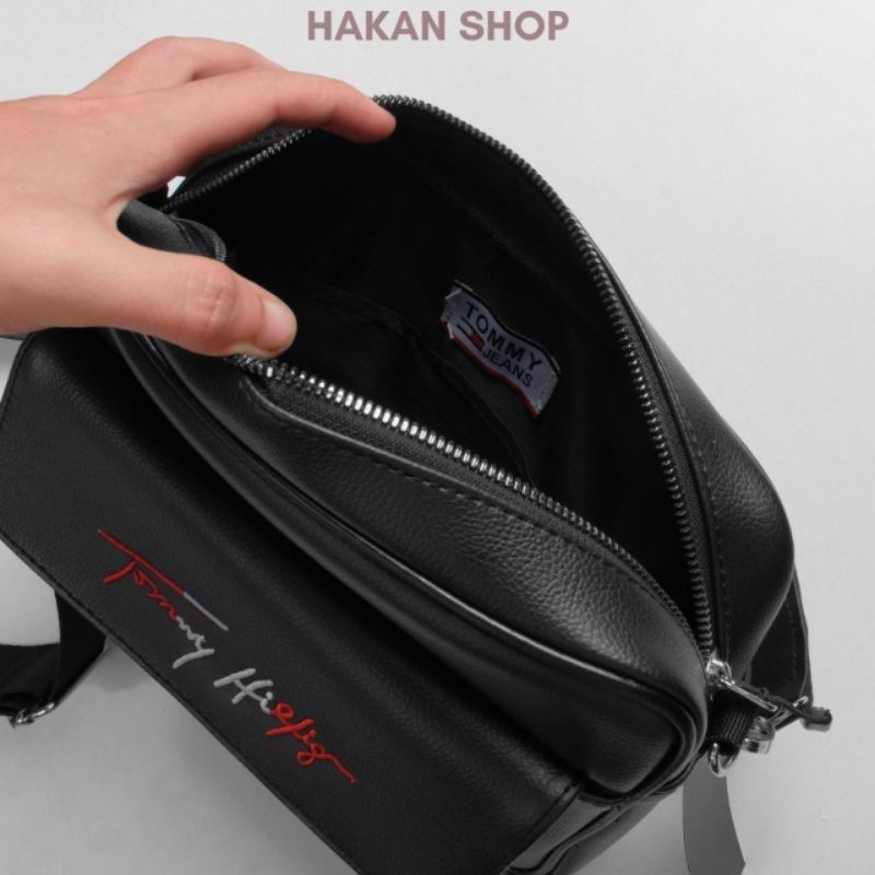 Túi Đeo Chéo Nam Toomy Da Cao Cấp Chất Liệu Da Si Chuẩn Hãng Size 23*15cm