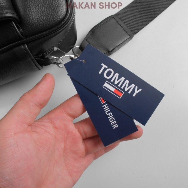 Túi Đeo Chéo Nam Toomy Da Cao Cấp Chất Liệu Da Si Chuẩn Hãng Size 23*15cm