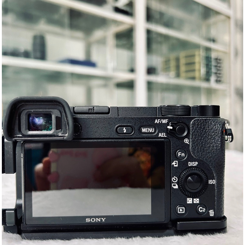 Máy ảnh Sony Alpha A6300 + Lens 16-50mm F3.5-5.6 , 98%