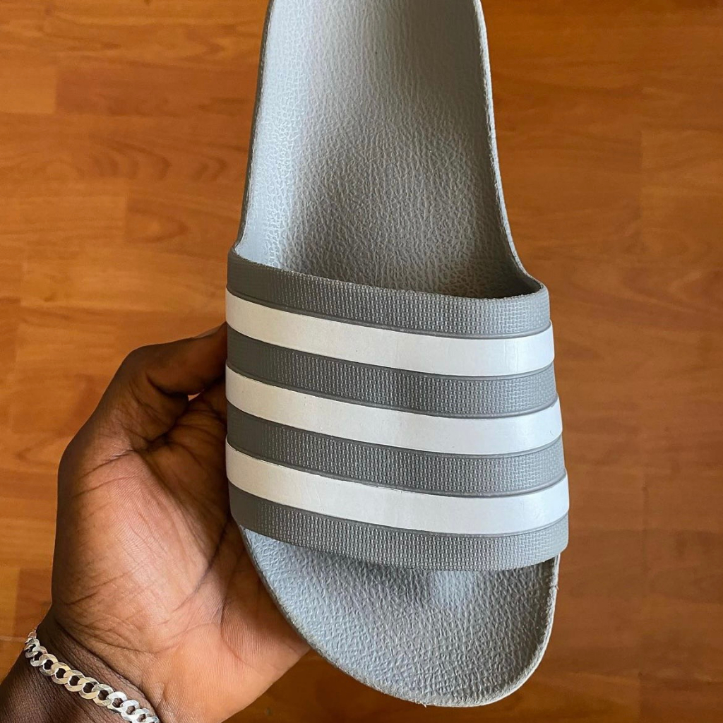 Dép nam quai ngang Adilette Aqua Grey Three chính hãng thể thao, đúc nguyên khối không thấm nước