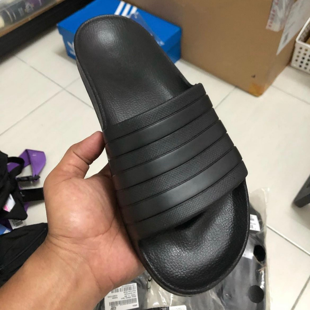 Dép chính hãng Adilette Aqua Kids Black White đúc nguyên khối quai ngang không thấm nước