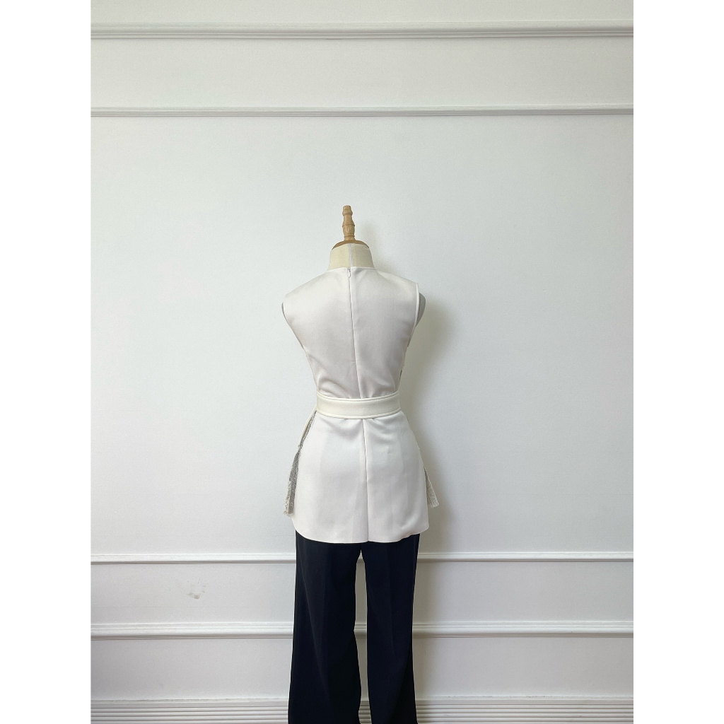 A2468 Áo LANE JT Hàng hiệu chính hãng thời trang nữ màu trắng size L Secondhand thanh lý ký gửi