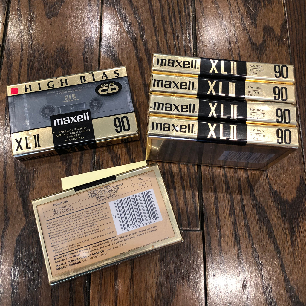 Băng cassette Maxell XLII-90 mới nguyên tem vàng (Made in Japan)