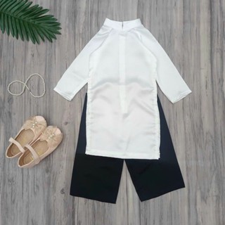 Áo dài trắng truyền thống cho bé