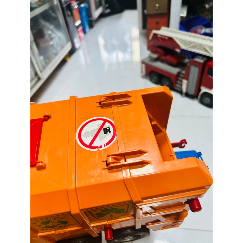 Đồ chơi mô hình xe chở rác Cam Bruder