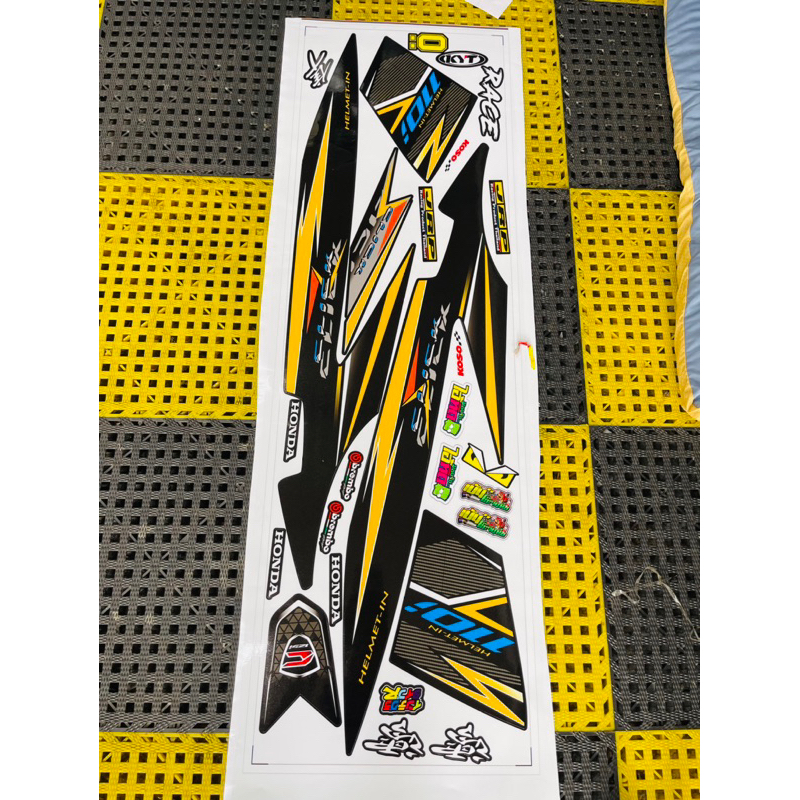 TEM XE CLICK 110 ĐEN VÀNG