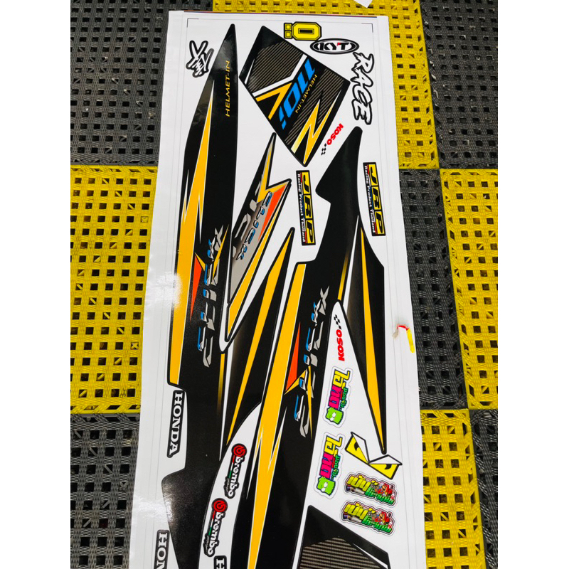 TEM XE CLICK 110 ĐEN VÀNG