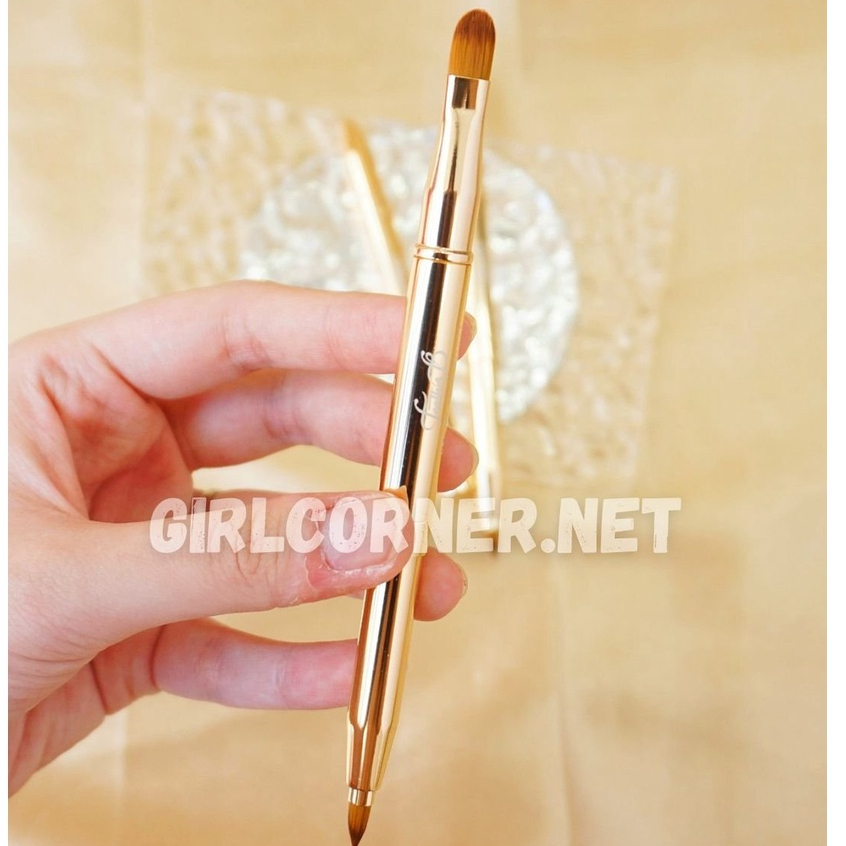Cọ môi 2 đầu Feather B Lip
