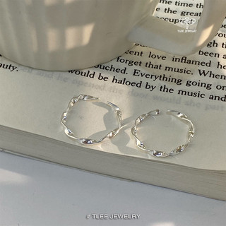 Nhẫn bạc nữ TLEE sóng trơn xoắn basic freesize TLEE JEWELRY