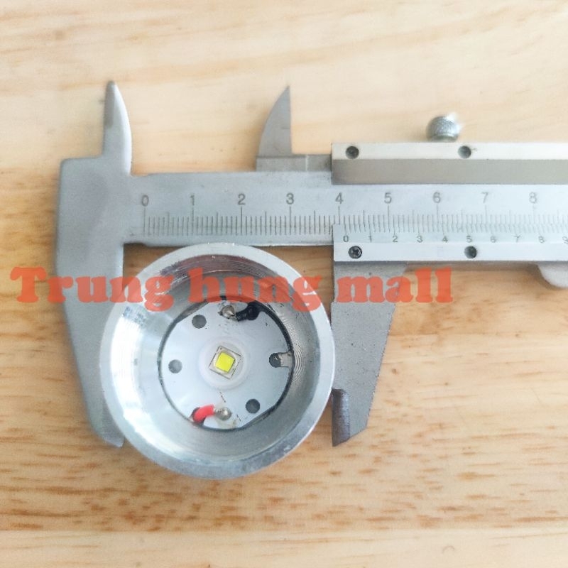 Bóng đèn pin lặn F8