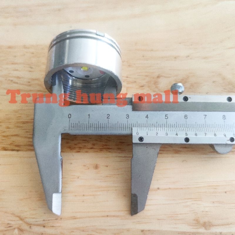 Bóng đèn pin lặn F8