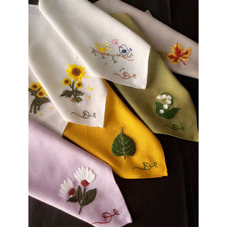 Khăn tay linen thêu tay