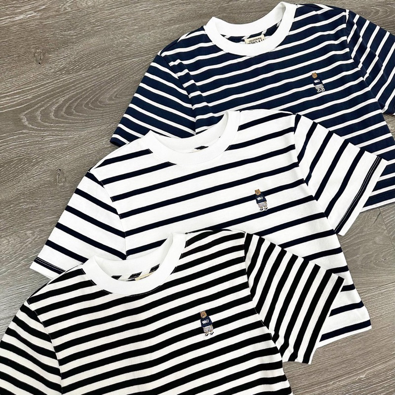 Áo thun croptop sọc thêu logo gấu Whoau