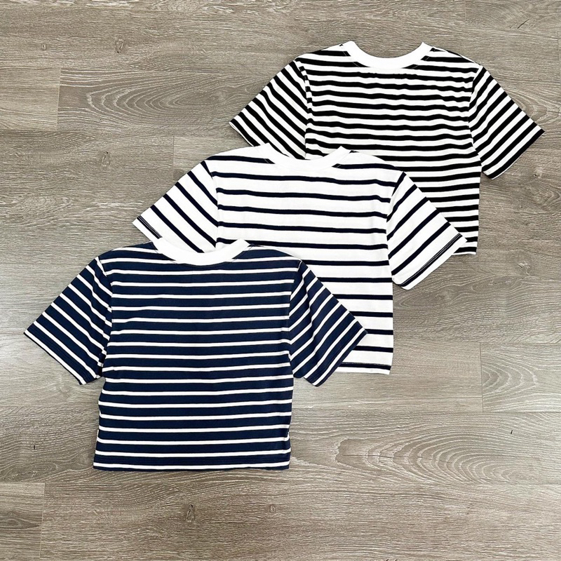 Áo thun croptop sọc thêu logo gấu Whoau