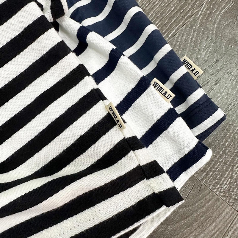 Áo thun croptop sọc thêu logo gấu Whoau