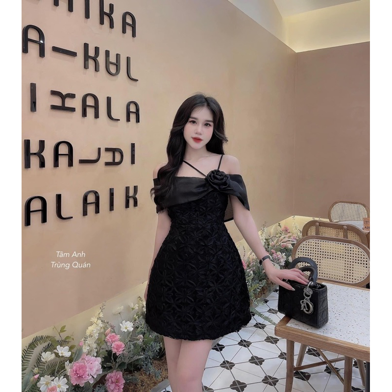 Đầm xoè bẹt vai vải vân hoa nổi siêu xinh - Free size dưới 57kg