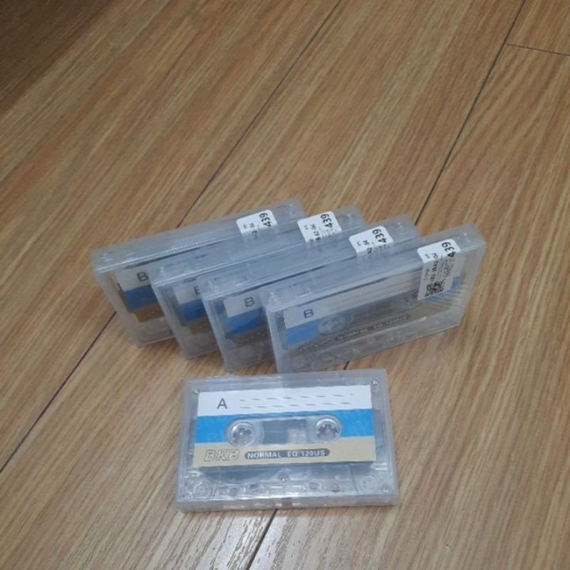 Băng cassette trắng