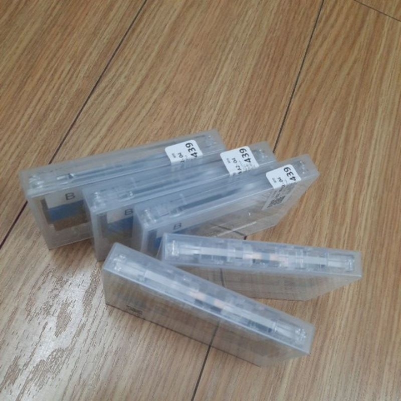 Băng cassette trắng