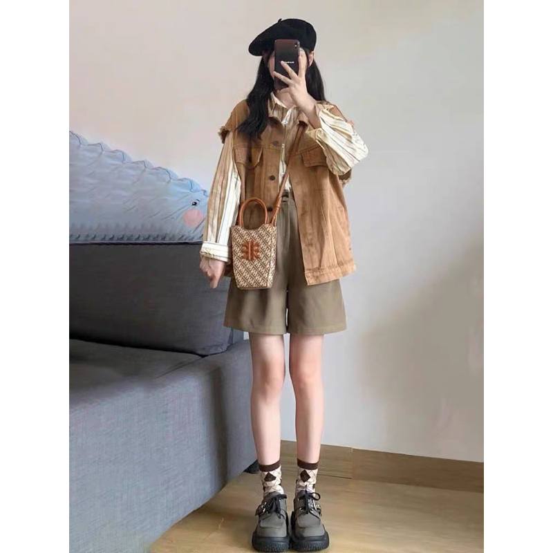 Áo khoác Gile Denim màu nâu kiểu dáng vintage hoạ tiết rách tua phong cách Hàn Quốc