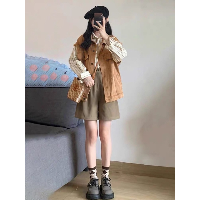 Áo khoác Gile Denim màu nâu kiểu dáng vintage hoạ tiết rách tua phong cách Hàn Quốc