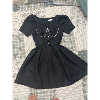 Đầm đen size M