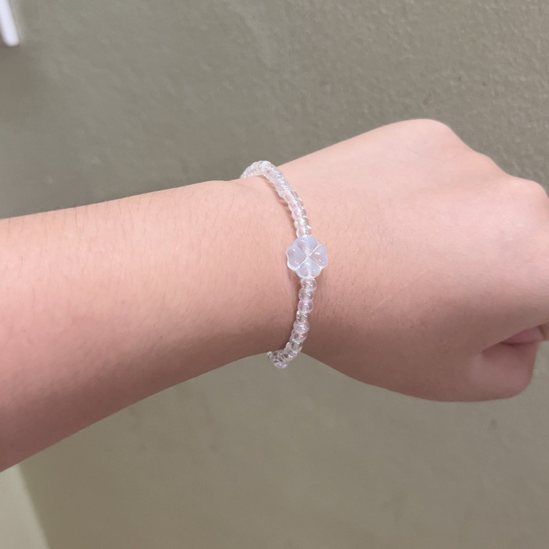 vòng tay cỏ 4 lá cheap moment Keria