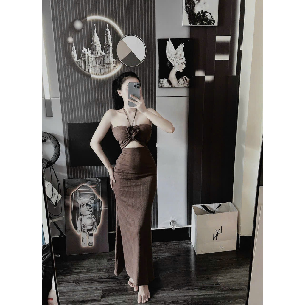 Đầm yếm ống mặc 2 kiểu đính bông hoa ngực ôm body dáng dài cực sexy , chất thun gân mềm mịn dày dặn