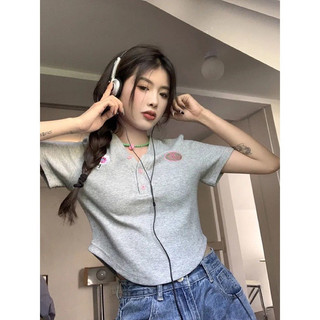 Áo Thun Thêu phối nút cổ V 07AH