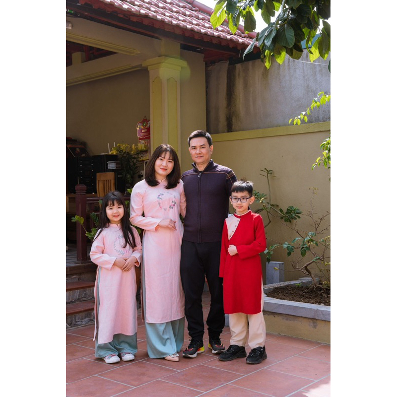 Áo dài thêu cho bé gái, bé trai xinh xắn dễ thương, áo dài cho mẹ và bé