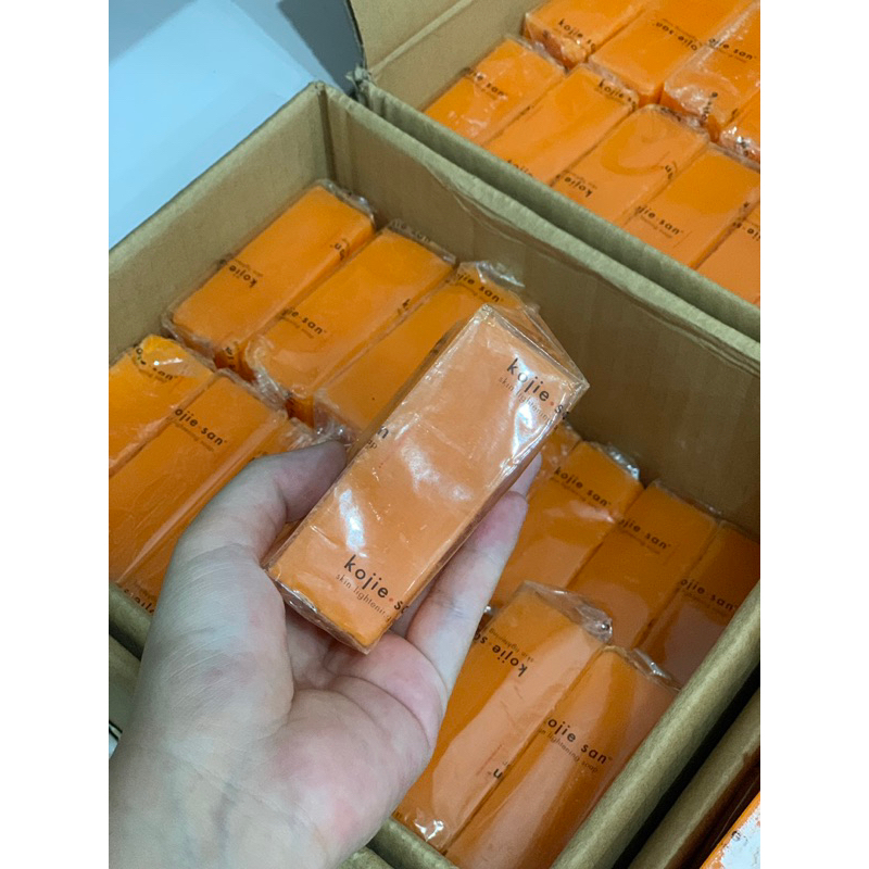 (Vận chuyển ướt hộp) THANH LÝ XÀ BÔNG TẮM TRẮNG, ĐÁNH BAY MỤN LƯNG KOJIESAN SOAP 135G