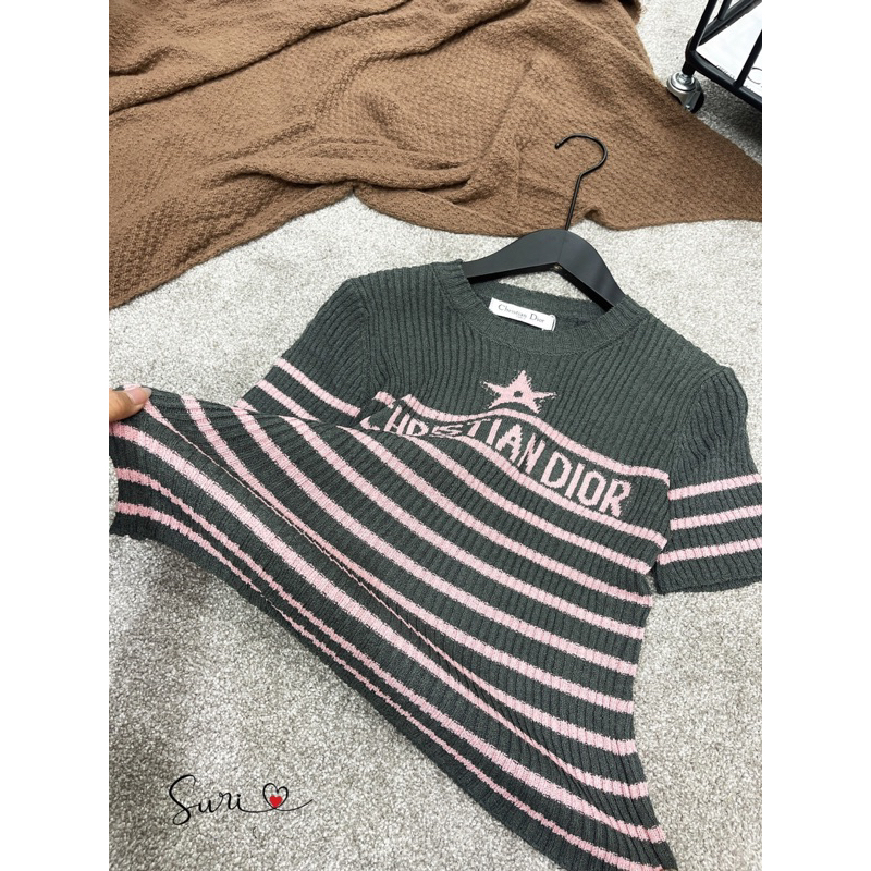 Áo len Di.or kẻ hồng siu hot