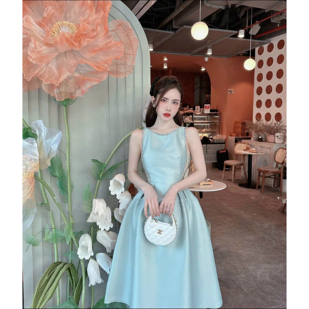 Đầm midi xòe bồng bềnh, đính hạt 2 bên xinh