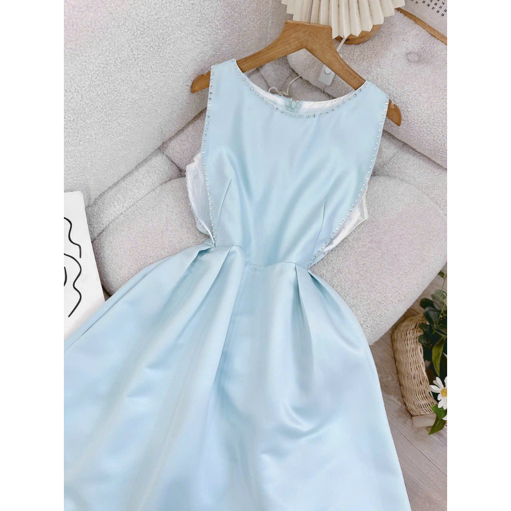 Đầm midi xòe bồng bềnh, đính hạt 2 bên xinh