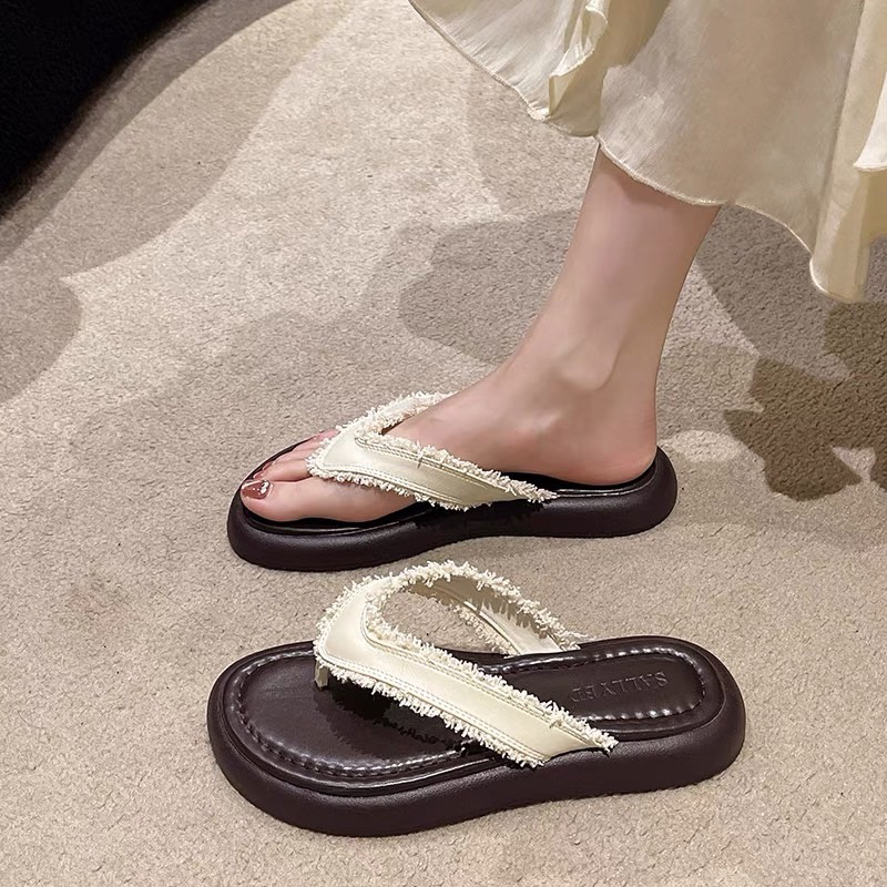 Dép xỏ ngón quai tua rua đế thấp siêu êm